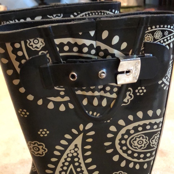 Women’s rain boots - Picture 2 of 3